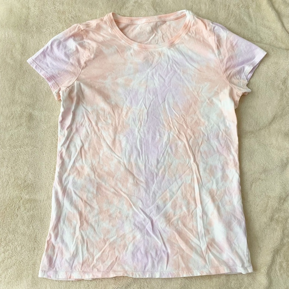 GAP comfort tee with pastel tie-dye
